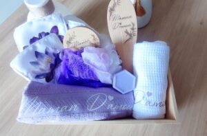 Corbière de soins beauté couleur violette