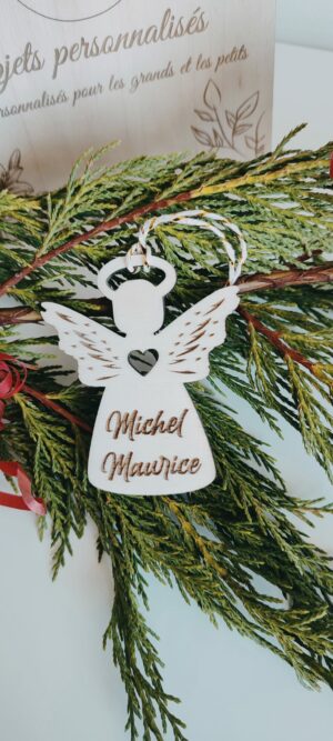 Boule de noël en forme d'ange bois